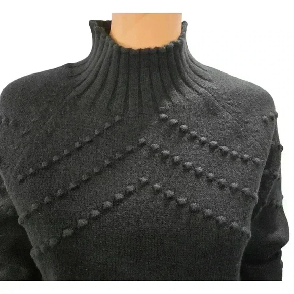 Elegant Black Mock Neck Knit Sweater - New with Tags - Picture 5 of 14